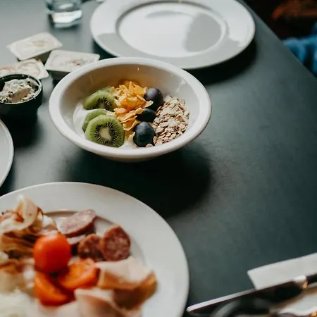 Basekamp Mountain Budget Hotel 3*