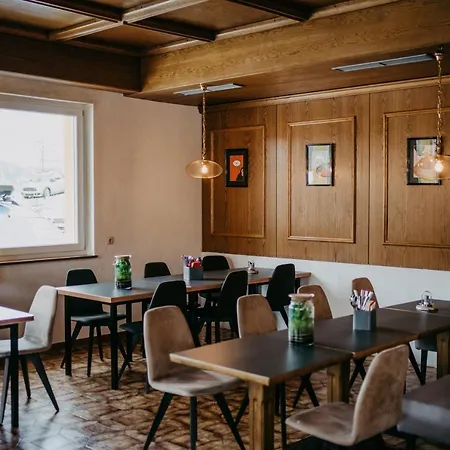 Basekamp Mountain Budget 3*