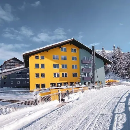 Basekamp Mountain Budget 3* Katschberghohe