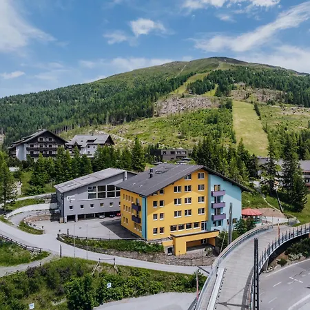 Basekamp Mountain Budget Katschberghohe