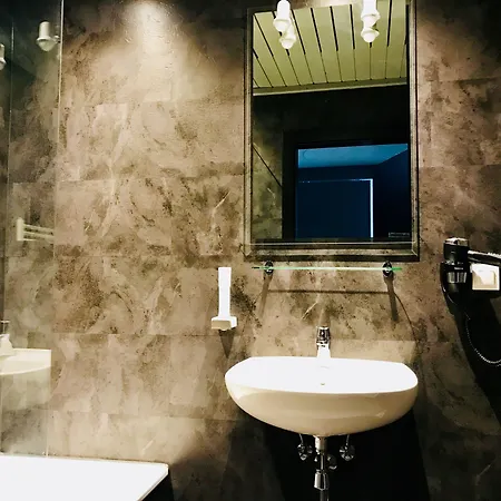 Basekamp Mountain Budget