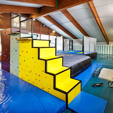 Hotel Basekamp Mountain Budget 3*