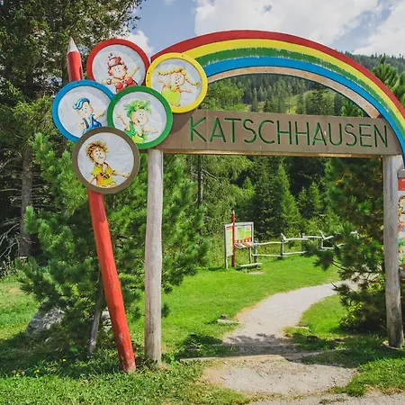 Basekamp Mountain Budget Hotel Katschberghohe