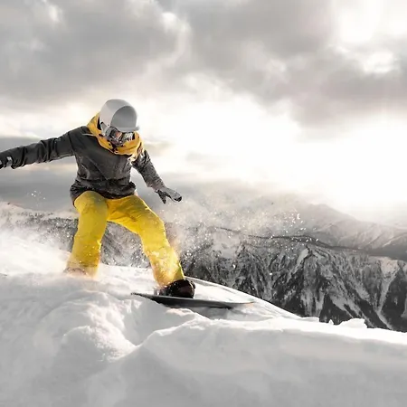 Basekamp Mountain Budget 3*