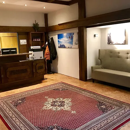 Szálloda Basekamp Mountain Budget 3*