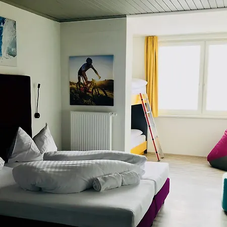 Szálloda Basekamp Mountain Budget 3*