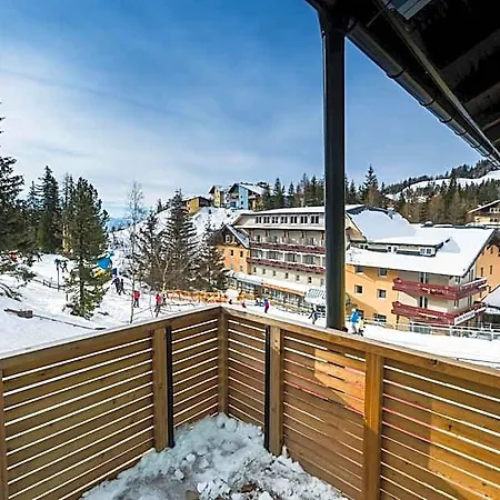 Hotel Basekamp Mountain Budget 3*