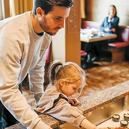 Basekamp Mountain Budget Szálloda 3*