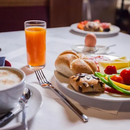 Basekamp Mountain Budget Szálloda 3*